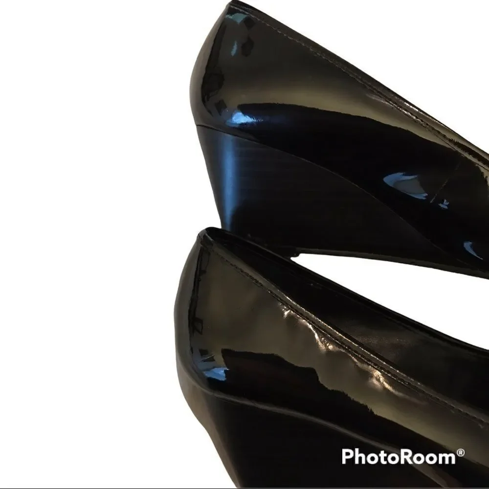 BCBGeneration Eesha wedge 6.5